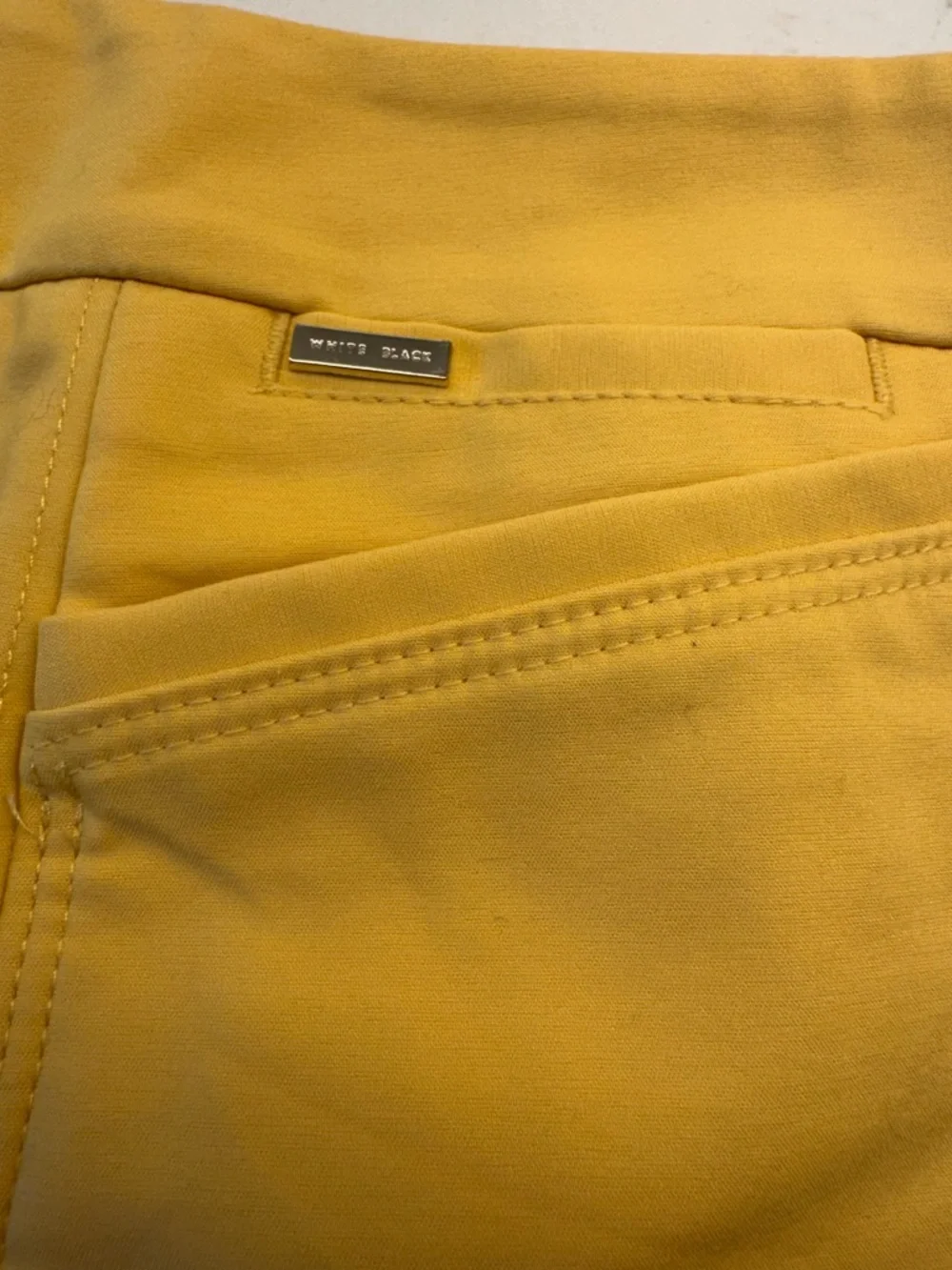 White House Black Market Yellow Women's Flat Front Shorts - Picture 2 of 5